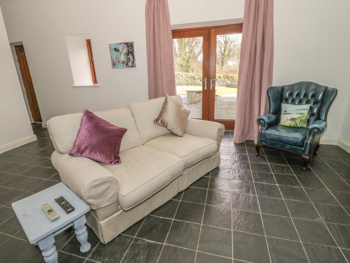 Cwt Blawd Villa Llangoed Bagian luar foto