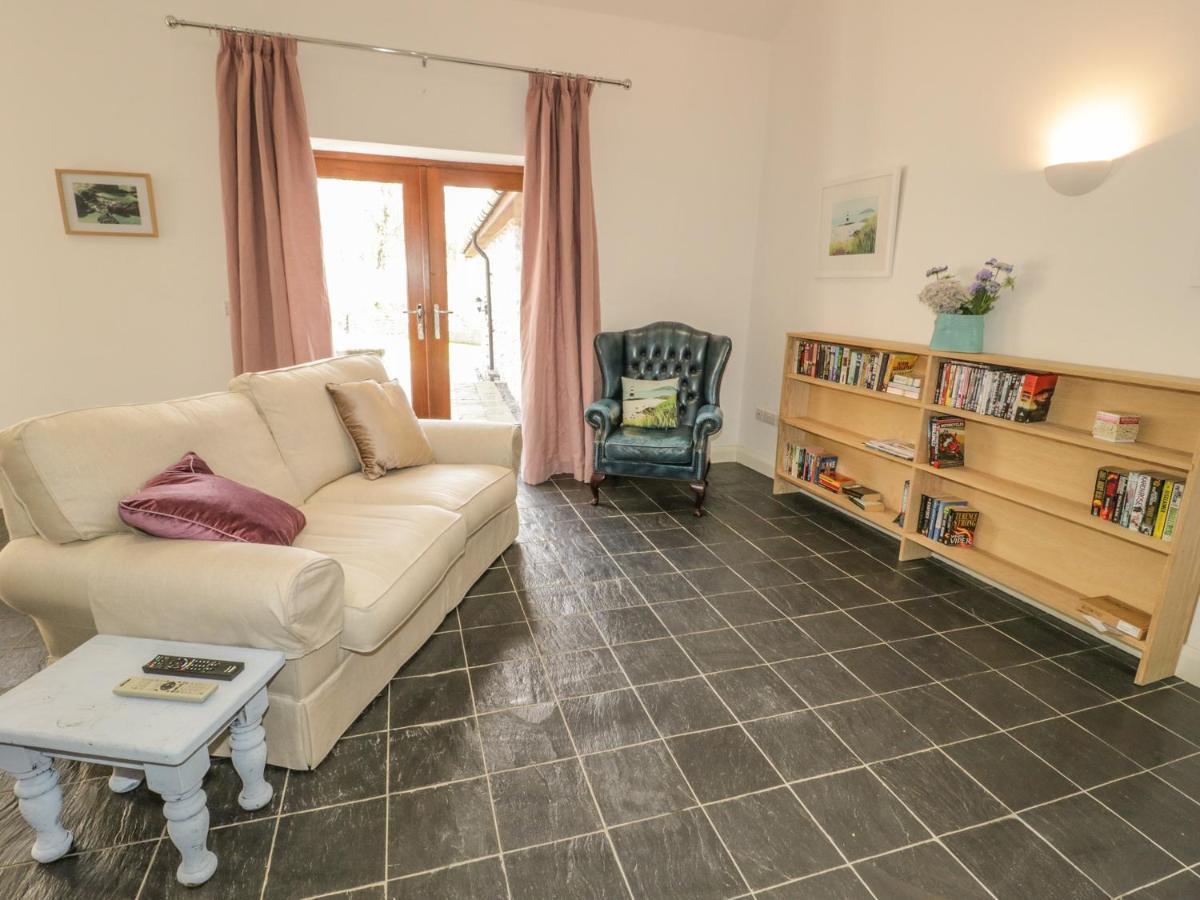 Cwt Blawd Villa Llangoed Bagian luar foto